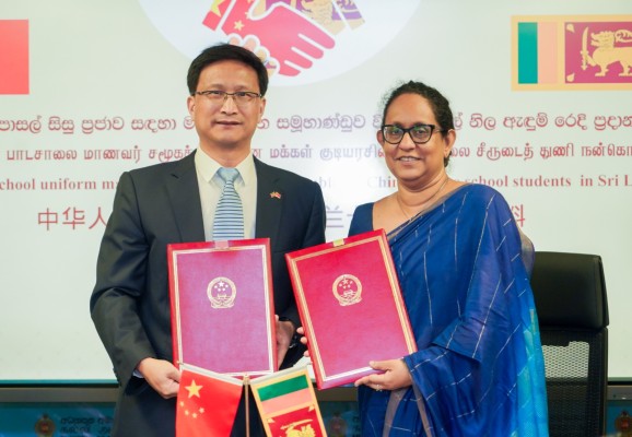 மாணவர்களுக்கான பாடசாலை சீருடைகள் தொடர்பில் வெளியான மகிழ்ச்சி அறிவிப்பு