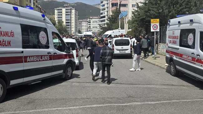 அதிர்ந்தது பாடசாலை-சற்று முன் வரை 9 பேர் பலி