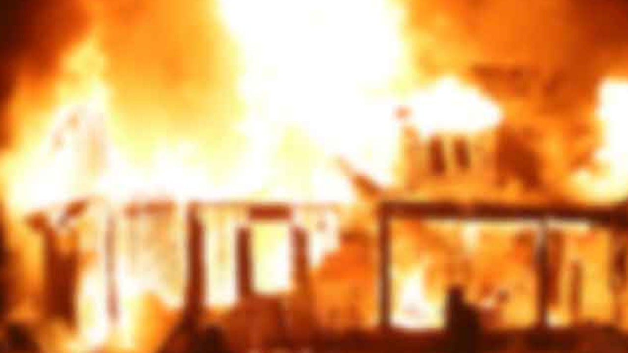 இலங்கையை அதிர வைத்த இரட்டை கொலை~தாயும் மகளும் உடல் கருகி பலி