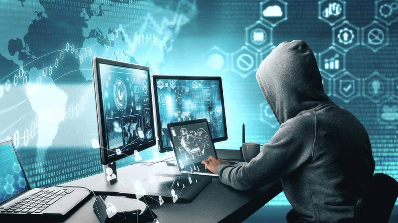 பிரபல வங்கியின் இணையத்தளம் போல் மோசடி-22 வயது இளைஞன் செய்த விளையாட்டு