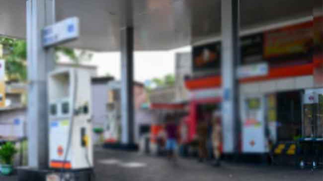 ஒற்றை எண்-இரட்டை எண் எரிபொருள் விவகாரம்-கன்னத்தில் அறை வாங்கிய ஊழியர்-நடந்து என்ன