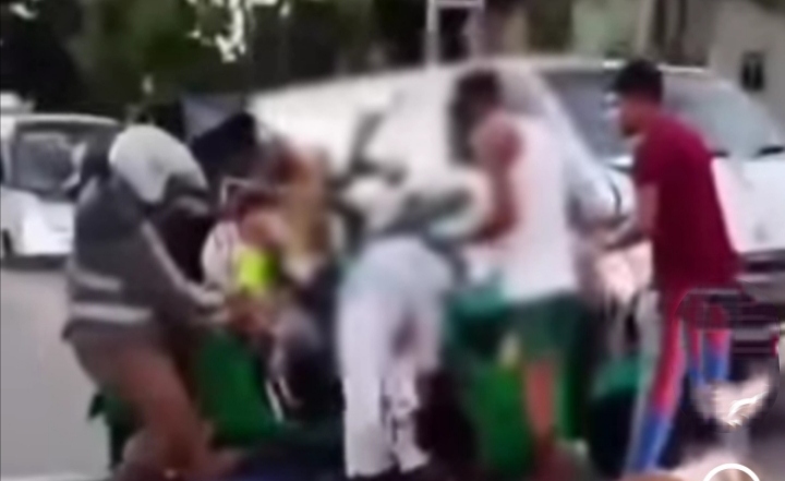 இன்று இலங்கையை அதிர வைத்த விபத்து-கணவன் பலி-மனைவி-பிள்ளைகள் படுகாயம்